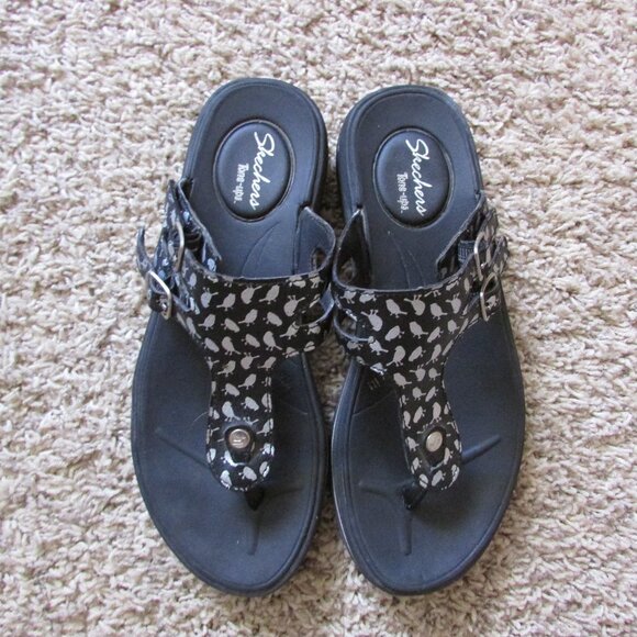 Skechers Tone Ups Slip On Sandals 8 Black Silver Birds Buckle Straps Thong - Picture 1 of 3